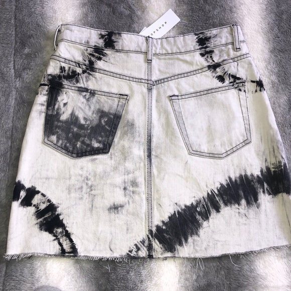 NWT Topshop Tie Dye Denim Mini Skirt, UK10/US6 - Picture 7 of 8